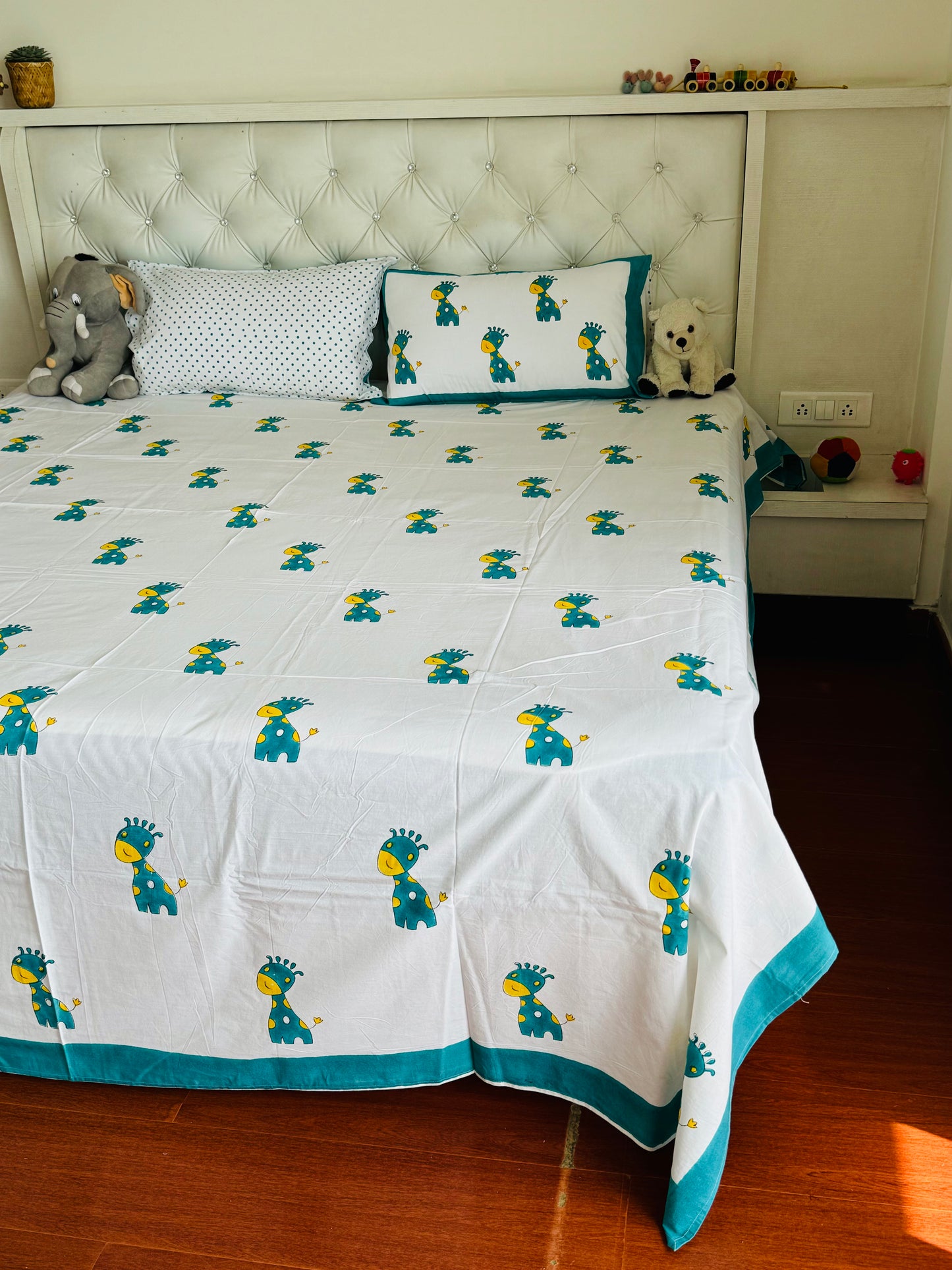 Baby Giraffe Handblock Percale Cotton Kids Bedsheet