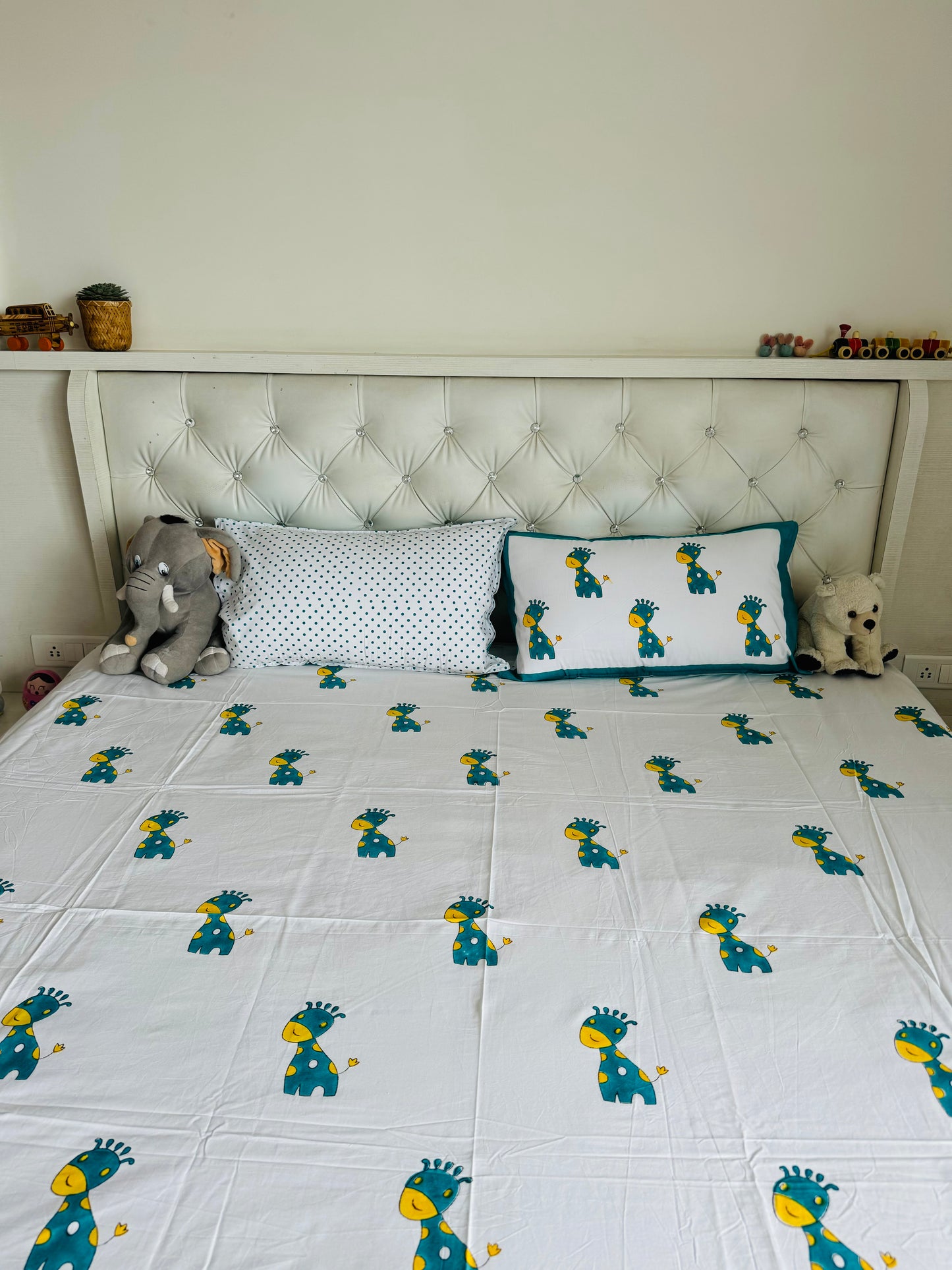 Baby Giraffe Handblock Percale Cotton Kids Bedsheet