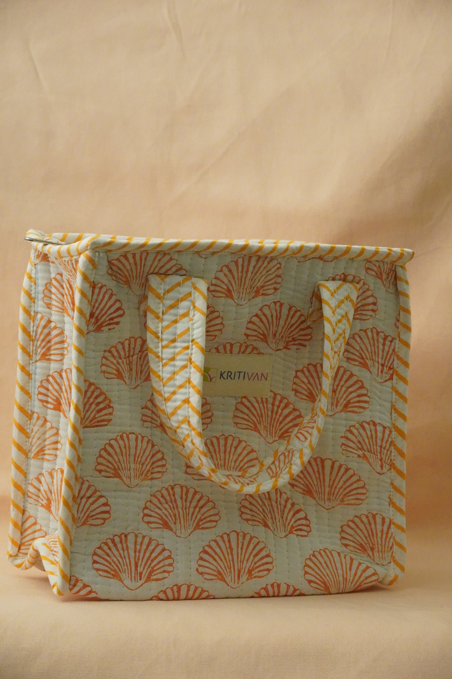 Quilted Lunch Bag with Zip