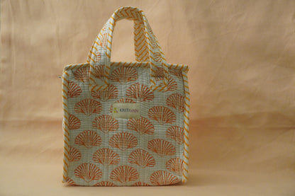 Quilted Lunch Bag with Zip